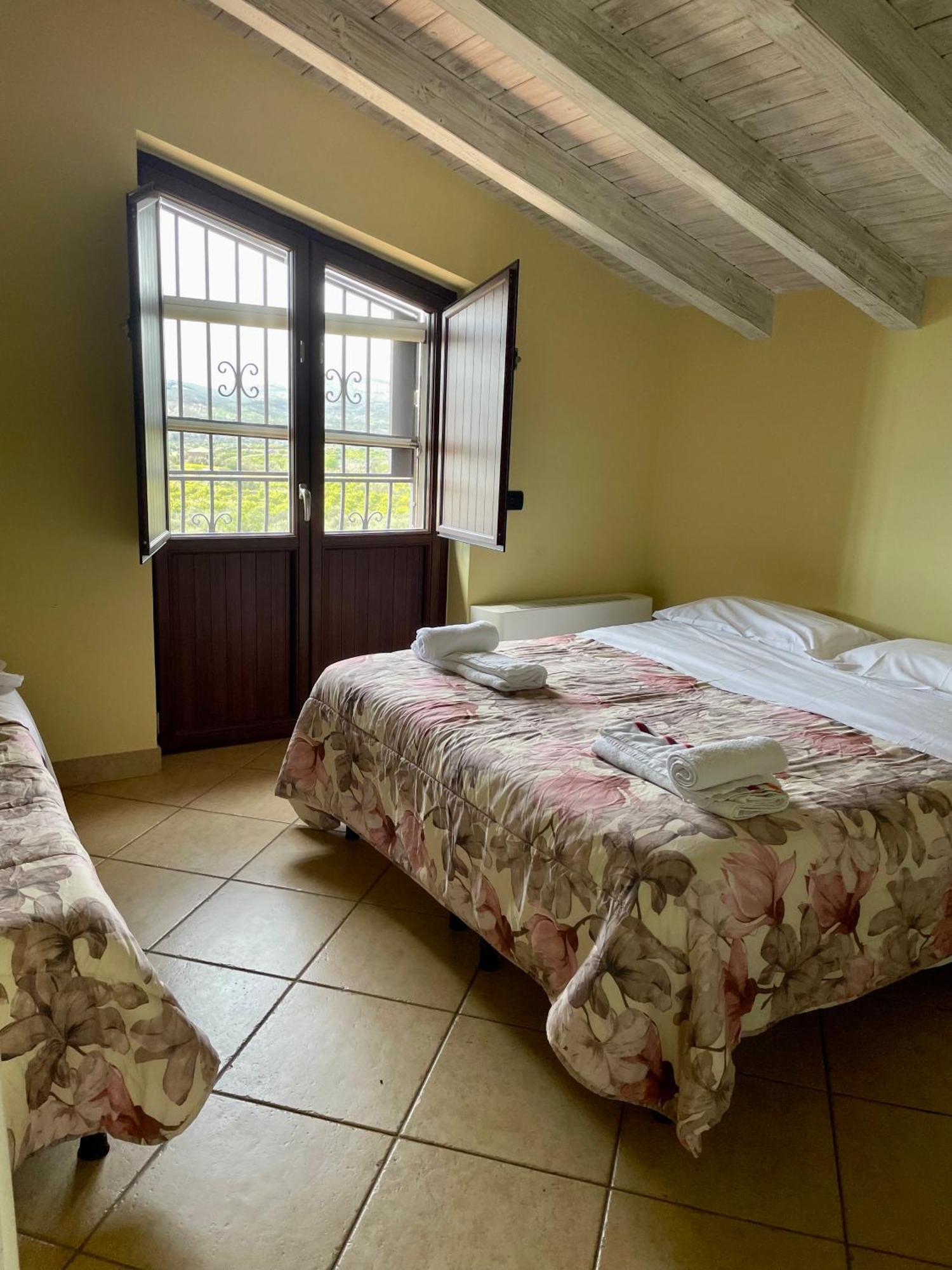 Hotel Ranch Simeto Paterno  Exterior foto