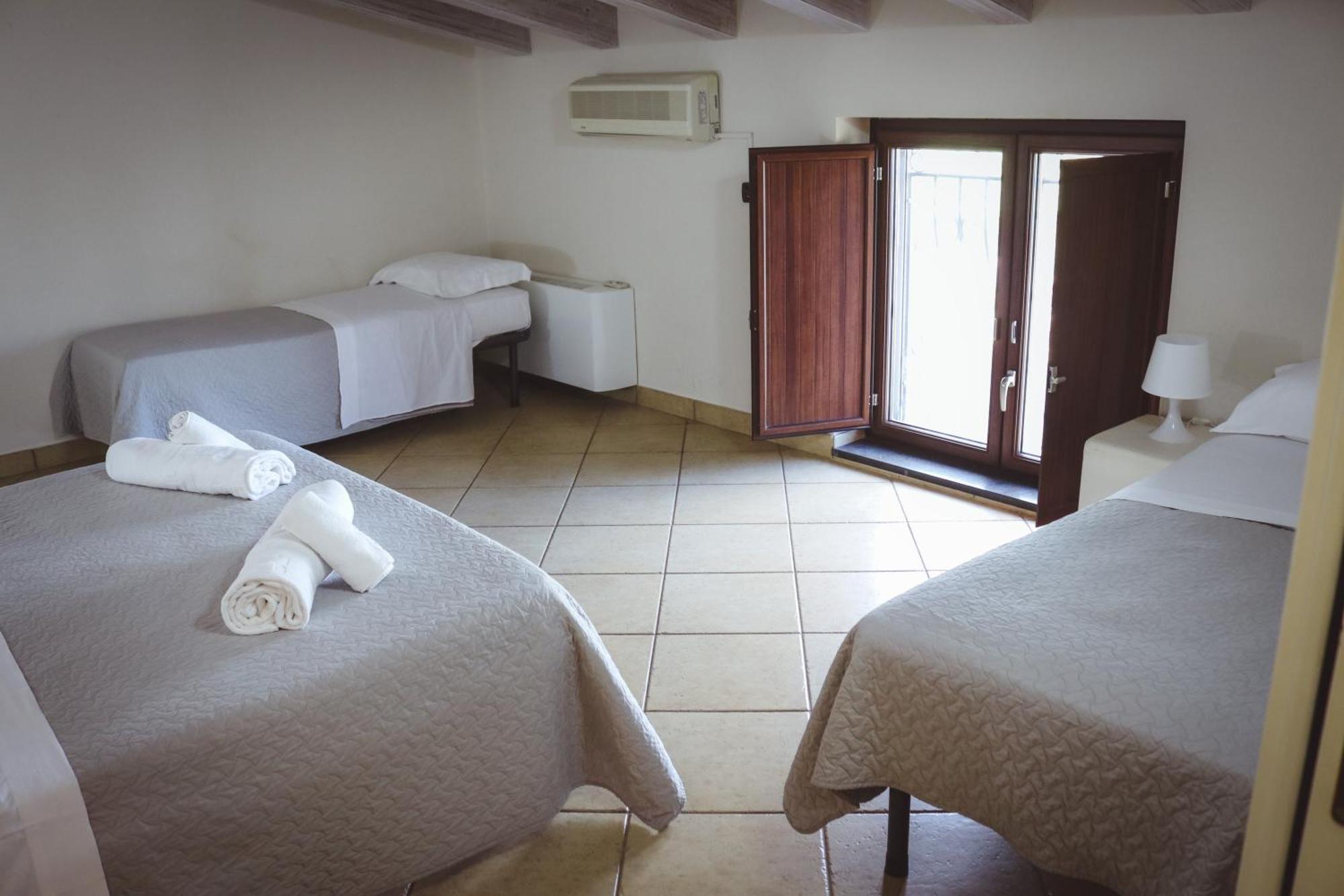 Hotel Ranch Simeto Paterno  Zimmer foto